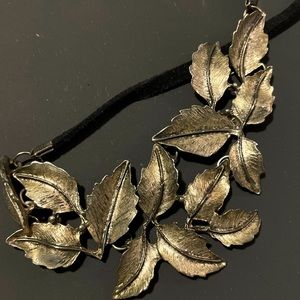 Steel and black velvet necklace